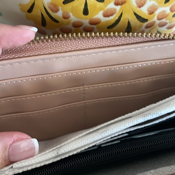 NWT Pink wallet, Mexican brand- Cloe. - Picture 6 of 8